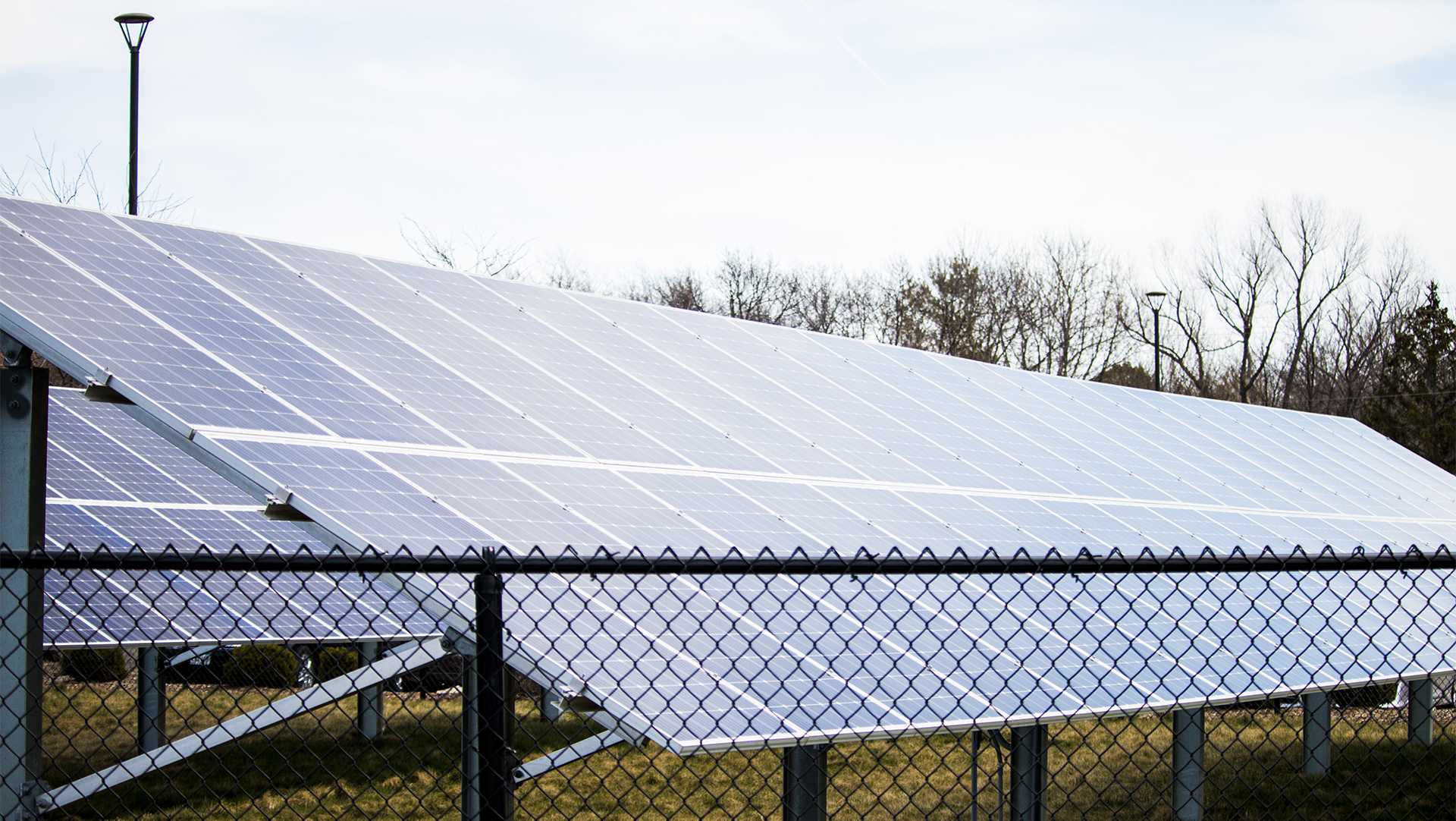 Lee Solar Power Creates Sunny Outlook For Everyone The Daily Iowan