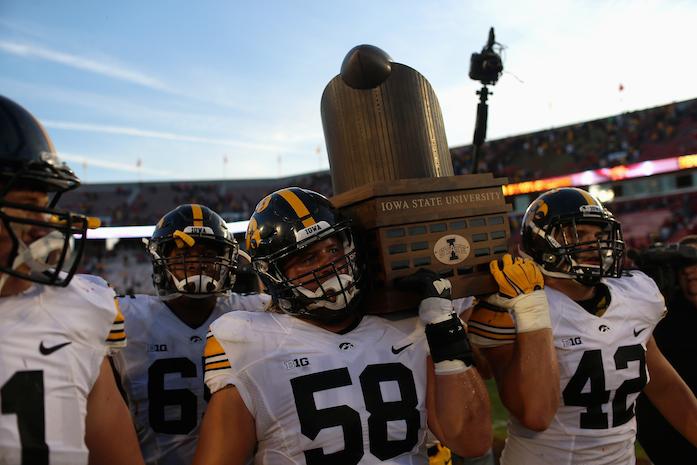 Hawkeyes+stick+it+out%2C+beat+State