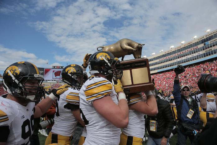 Hawkeyes demonstrate they can win uggggg-ly