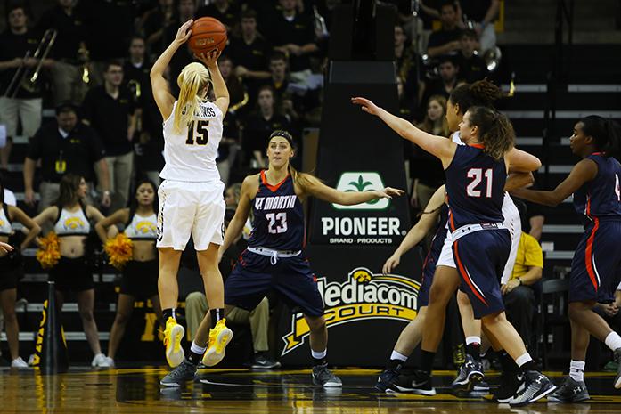 Sophomore+Whitney+Jennings+goes+up+for+a+shot+against+Tennessee-Martin+Sunday+Nov.+15th%2C+2015.+The+Hawkeyes+overcame+an+early+deficit+to+win+the+game%2C+62-56.+%28The+Daily+Iowan%2FKyle+Close%29