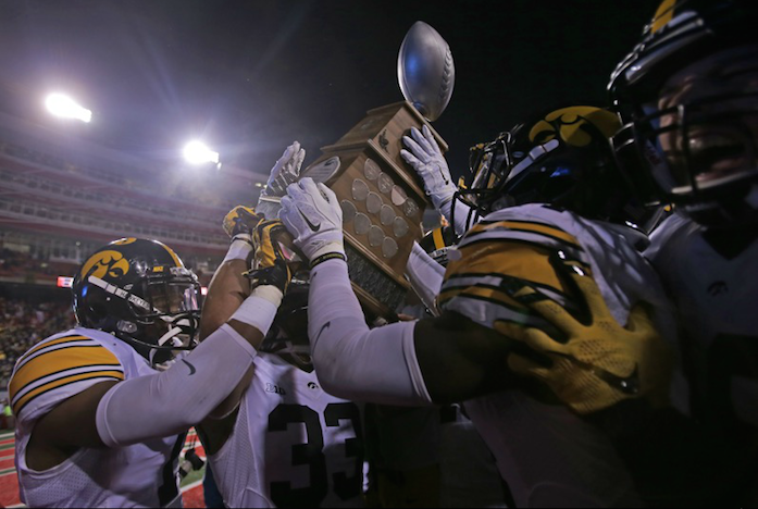 Hawkeye Nation celebrates perfecto