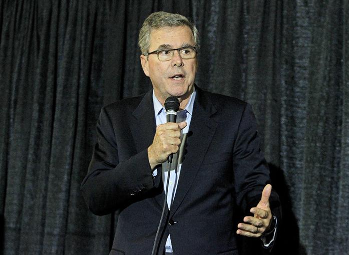 Gov.+Jeb+Bush+of+Florida+takes+the+microphone+and+speaks+to+guests+and+supporters+at+Living+History+Farms+on+Friday%2C+March+6%2C+2015.+Bush+announced+his+plans+for+the+future%2C+and+focused+on+running+for+president+in+2016.+%28The+Daily+Iowan%2FLexi+Brunk%29