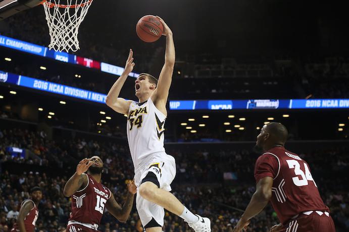 Iowa (barely) escapes upset in tourney