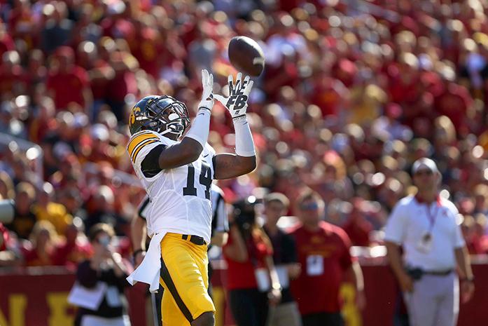 Iowa+defensive+back+Desmond+King+punt+returns+the+ball+during+the+Cy-Hawk+Series+game+against+Iowa+State+in+Jack+Trice+Stadium+in+Ames%2C+Iowa+on+Sept.+12%2C+2015.+The+Hawkeyes+defeated+the+Cyclones%2C+31-17.+%28The+Daily+Iowan%2F+Alyssa+Hitchcock%29