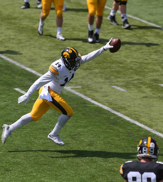 Iowa+defensive+back+Desmond+King+celebrates+after+an+interception+at+Kinnick+Stadium+on+April+23%2C+2016.+The+defense+beat+the+offense+20-18+in+the+spring+game.+%28The+Daily+Iowan%2F+Alex+Kroeze%29