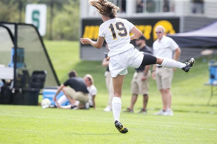Iowa+midfielder+Karly+Stuenkel+tries+to+block+the+ball+during+a+soccer+match+at+the+Iowa+Soccer+Complex+in+Iowa+City+on+Sunday%2C+Aug+28%2C+2016.+The+Hawkeyes+defeated+the+Cowgirls+3-2.+%28The+Daily+Iowan%2FTing+Xuan+Tan%29