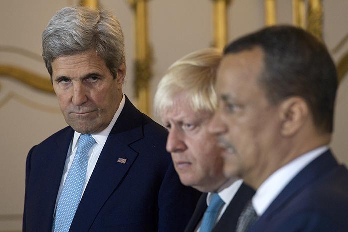 Making a joint statement on Yemen, with left - right, US Secretary of State John Kerry, British Foreign Secretary Boris Johnson and UN Special Envoy for Yemen Ismail Ould Cheikh Ahmed, at Lancaster House in London Sunday Oct. 16, 2016.  The United States and Britain expressed hope on Sunday that a cease-fire can be reached in Yemen in the coming days, as a flurry of diplomacy focused on the impoverished, war-torn country.
(JUSTIN TALLIS / Pool via AP)