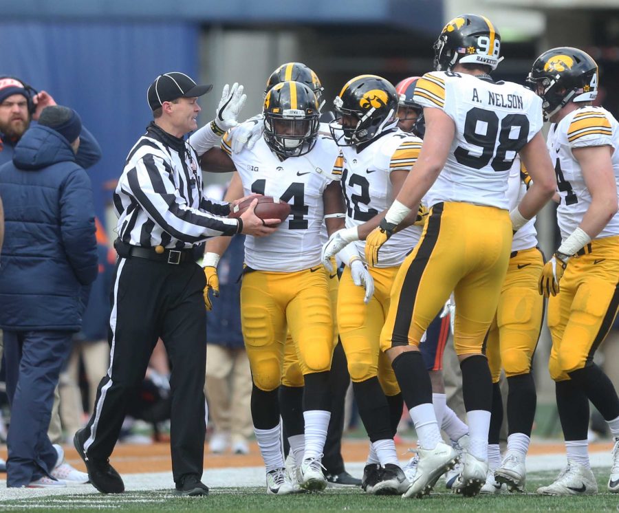 Iowa+defensive+back+Desmond+King+reacts+to+his+interception+during+the+Iowa-Illinois+game+in+Memorial+Stadium+in+Champaign+on+Saturday%2C+Nov.+19%2C+2016.+The+Hawkeyes+defeated+the+Fighting+Illini%2C+28-0.+%28The+Daily+Iowan%2FMargaret+Kispert%29