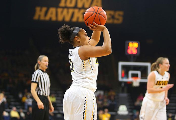 Iowa+guard+Tania+Davis+shoots+the+ball+during+the+Iowa-Minnesota+game+on+Saturday%2C+January+21st%2C+2017.+The+Hawkeyes+defeated+the+Gophers%2C+80-65.+%28The+Daily+Iowan%2FRachael+Westergard%29
