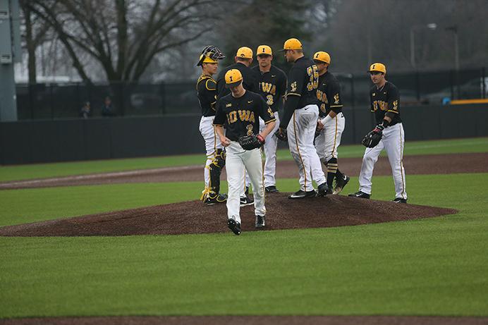 Iowa+pitcher+Zach+Daniels+walks+off+the+mound+during+game+two+of+the+Iowa-Purdue+series+at+Duane+Banks+Stadium+on+Saturday%2C+March+25%2C+2017.+The+Hawkeyes+defeated+the+Boilermakers%2C+5-1.+%28The+Daily+Iowan%2FMargaret+Kispert%29