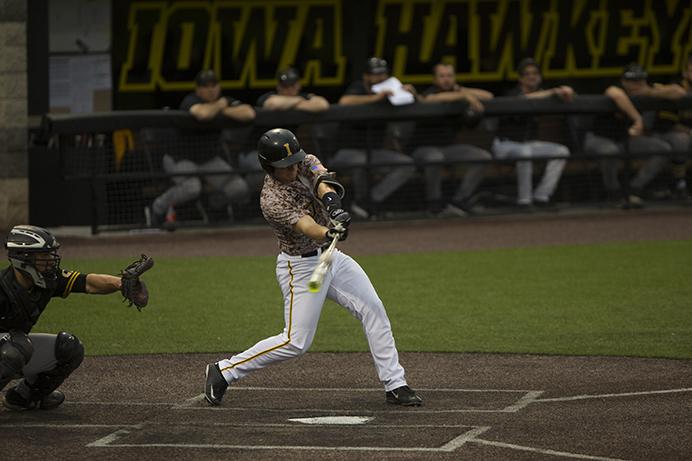 Tyler+Cropley+bats+during+Iowas+game+against+Milwaukee+on+Tuesday+April+26%2C+2017.++The+Hawkeyes+won+4-3.+%28The+Daily+Iowan%2FNick+Rohlman%29