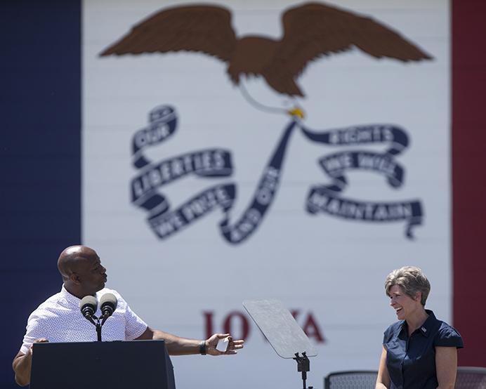 Senator Tim Scott introduces Senator Joni Ernst during the third annual Roast and Ride event in Boone, Iowa, on Saturday, June 3, 2017. Guests included Vice President Mike Pence; Sen. Tim Scott, R-S.C.; Sen. Chuck Grassley, R-Iowa; Iowa Gov. Kim Reynolds; and Rep. Steve King, R-Iowa. (The Daily Iowan/Nick Rohlman)