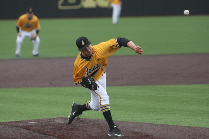 Iowas+Kyle+Shimp+pitches+the+ball+during+game+three+of+the+Iowa-Purdue+series+at+Duane+Banks+Stadium+on+Sunday%2C+March+27%2C+2017.+The+Hawkeyes+defeated+the+Boilermakers%2C+7-2%2C+taking+the+series%2C+2-1.+%28The+Daily+Iowan%2FMargaret+Kispert%29