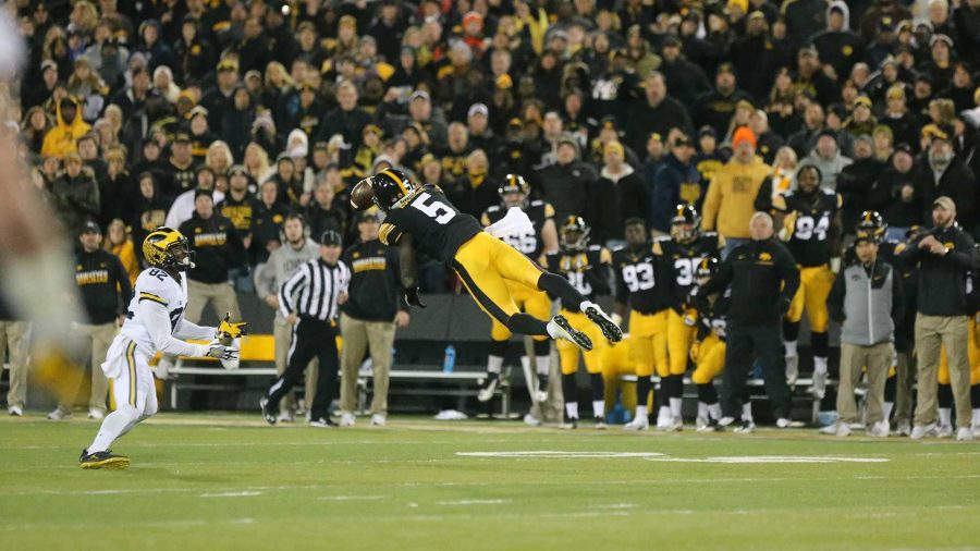 Iowa+defensive+back+Manny+Rugamba+deflects+a+pass+during+the+game+between+Michigan+and+Iowa+at+Kinnick+Stadium+on+Saturday%2C+November+12%2C+2016.+Iowa+kicker+Keith+Duncan+nailed+a+33+yard+field+goal+as+the+time+ran+out+to+beat+the+No.+2+Wolverines+14-13.+%28The+Daily+Iowan%2F+Alex+Kroeze%29