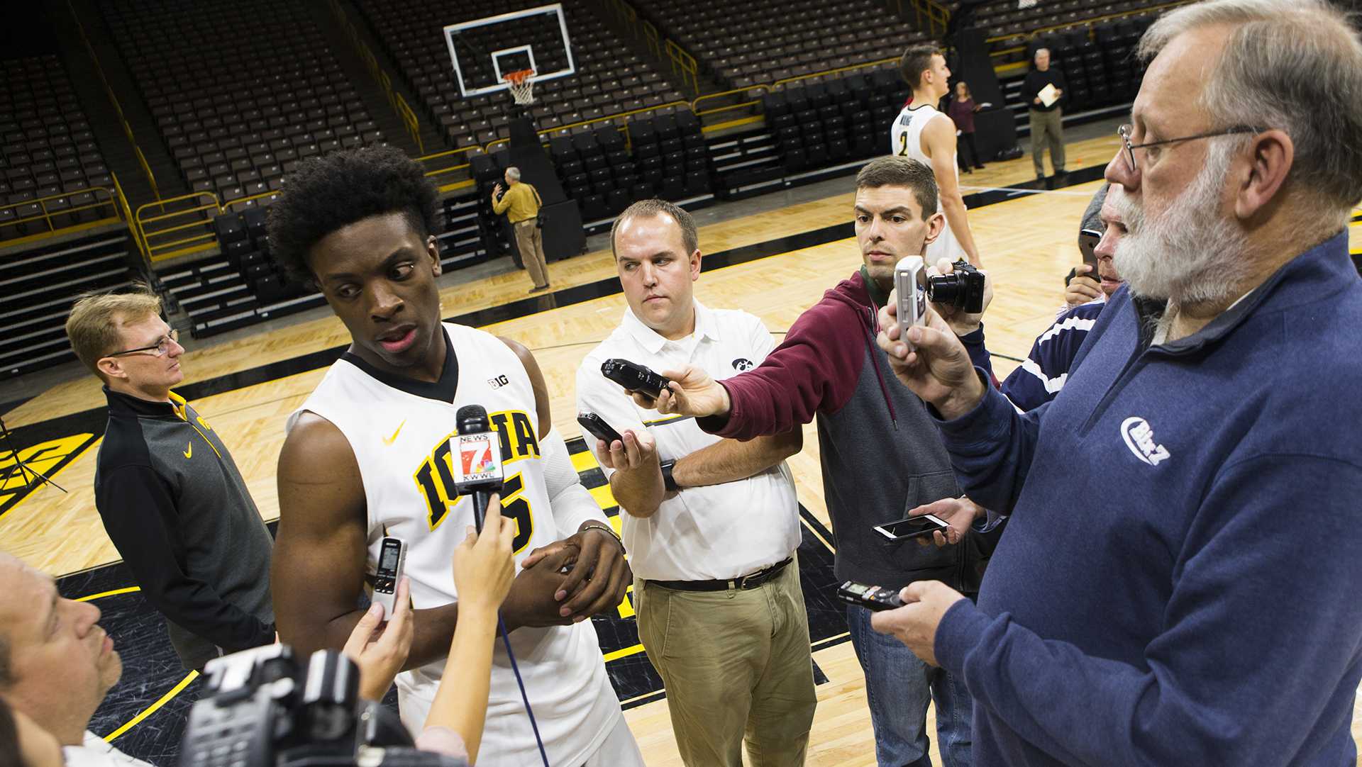 Highlights from men's basketball media day - The Daily Iowan