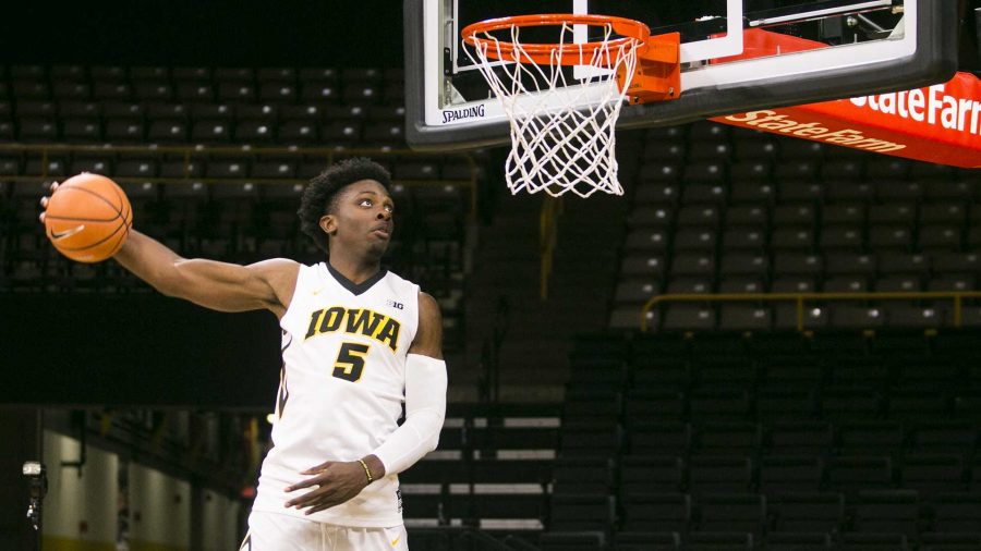 Iowa+forward+Tyler+Cook+dunks+a+ball+during+mens+basketball+media+day+in+Carver-Hawkeye+Arena+on+Monday%2C+Oct.+16%2C+2017.+The+Hawkeyes+open+up+their+season+with+an+exhibition+game+against+William+Jewell+College+on+Friday%2C+Oct.+27.+at+7+p.m.+in+Carver.+%28Joseph+Cress%2FThe+Daily+Iowan%29