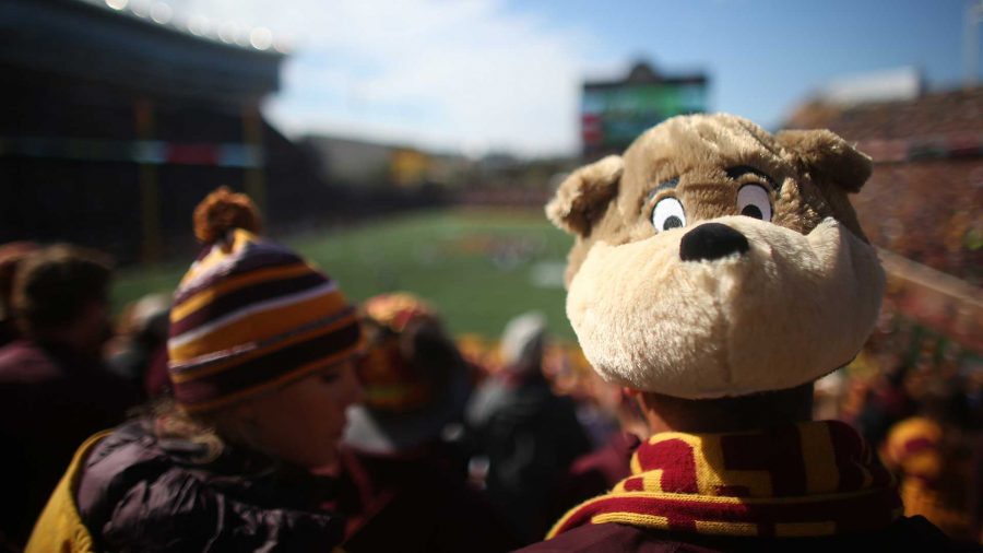 A+fans+wears+a+Goldy+the+Gopher+hat+during+the+Iowa-Minnesota+game+at+TCF+Banks+Stadium+in+Minneapolis+on+Saturday%2C+Oct.+8%2C+2016.+The+Hawkeyes+defeated+the+Golden+Gophers%2C+14-7.+%28The+Daily+Iowan%2FMargaret+Kispert%29