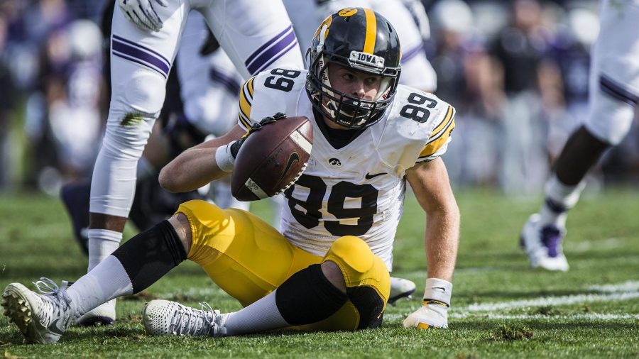 Iowa+wide+receiver+Matt+VandeBerg+%2889%29+sits+on+the+field+after+making+a+catch+during+the+game+between+Iowa+and+Northwestern+at+Ryan+Field+in+Evanston%2C+Ill.+on+Saturday%2C+Oct.+21%2C+2017.+The+Wildcats+defeated+the+Hawkeyes+17-10+in+overtime.+%28Ben+Smith%2FThe+Daily+Iowan%29