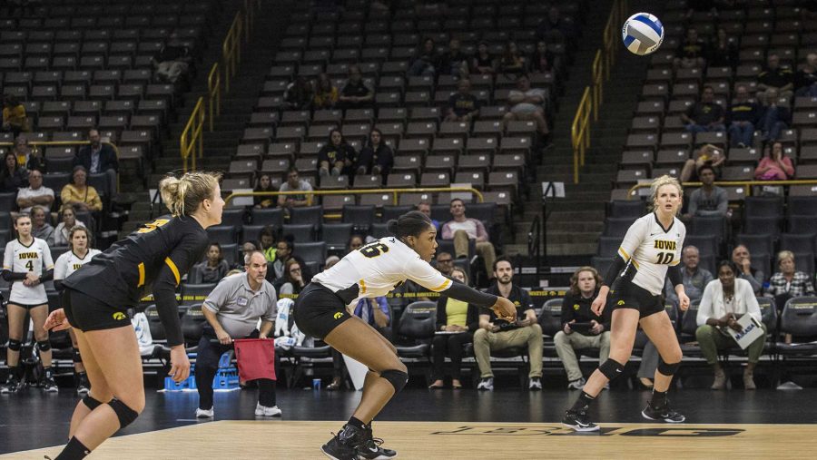 Iowas+Taylor+Louis+plays+the+ball+during+a+volleyball+match+at+Carver-Hawkeye+Arena+on+Wednesday%2C+Oct.+4%2C+2017.+Iowa+defeated+Michigan+3+sets+to+1.+%28Nick+Rohlman%2FThe+Daily+Iowan%29