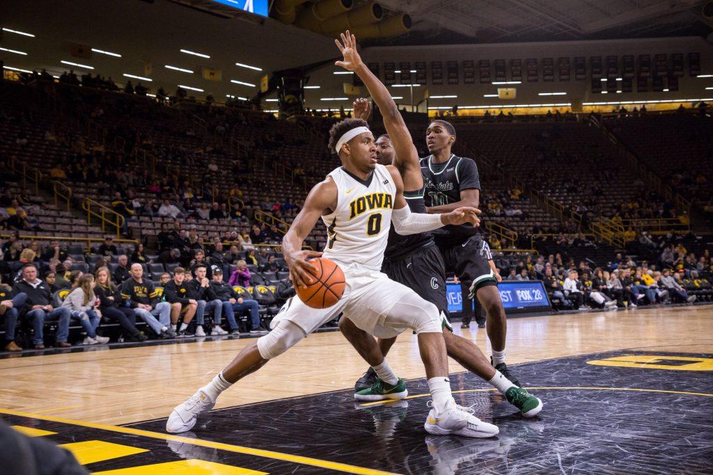 Iowa%E2%80%99s+Ahmad+Wagner+drives+the+baseline+during+a+game+against+Chicago+State+University+on+Friday%2C+10.+Nov%2C+2017.+The+Hawkeyes+defeated+the+Cougars+95-62.+%28David+Harmantas%2FThe+Daily+Iowan%29
