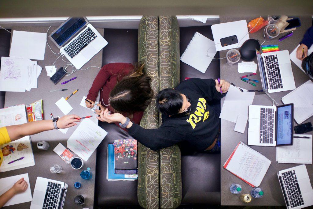 Students are seen studying on the first floor of the UI Main Library on Sunday, Dec. 10, 2017. 