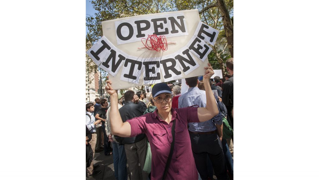 Activists+protest+outside+of+City+Hall+in+New+York+on++Sept.+15%2C+2014+to+demand+protections+for+Net+Neutrality.+%28Richard+B.+Levine%2FSipa+USA%2FTNS%29