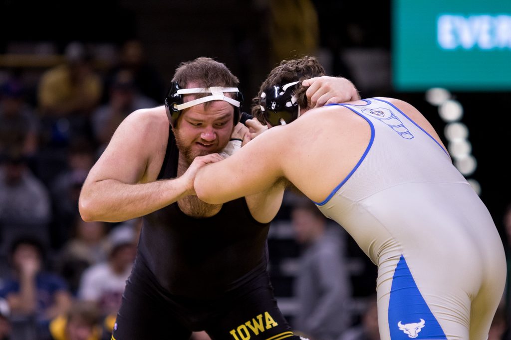 Iowa%E2%80%99s+Sam+Stoll+wrestles+with+the+University+of+Buffalo%E2%80%99s+Jake+Gunning+in+the+285-lb+weight+class+on+Friday%2C+Nov.+17%2C+2017.+Stoll+defeated+Gunning+by+a+score+of+4-3.+%28David+Harmantas%2FThe+Daily+Iowan%29