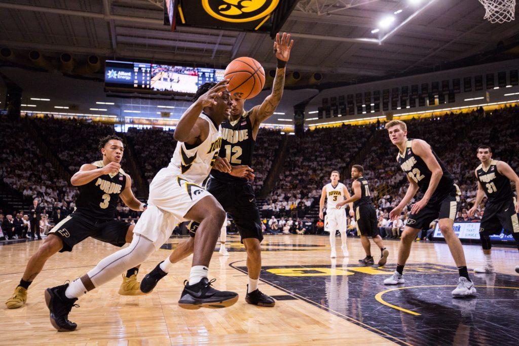 Iowa+forward+Tyler+Cook+loses+control+of+the+ball+during+a+game+against+Purdue+University+on+Saturday%2C+Jan.+20%2C+2018.+The+Boilermakers+defeated+the+Hawkeyes+87-64.+%28David+Harmantas%2FThe+Daily+Iowan%29