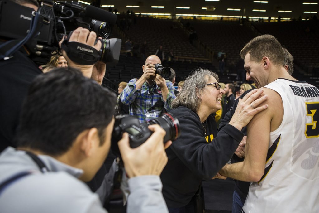 Iowa+fans+congratulate+Jordan+Bohannon+%283%29+after+the+Senior+Day+mens+basketball+game+between+Iowa+and+Northwestern+at+Carver-Hawkeye+Arena+on+Sunday%2C+Feb.+25%2C+2018.+The+Hawkeyes+defeated+the+Wildcats+77-70.+%28Ben+Allan+Smith%2FThe+Daily+Iowan%29