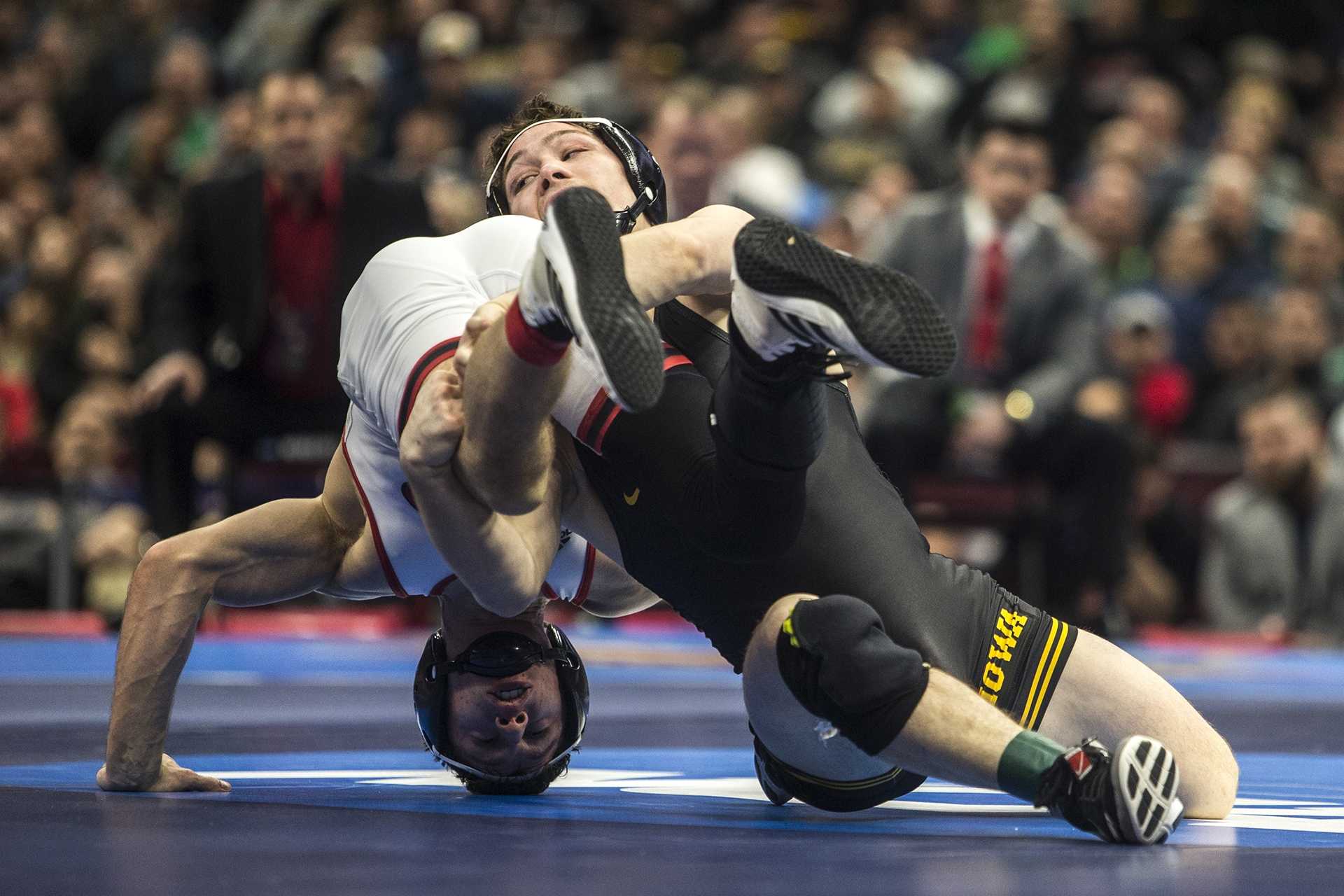 photos-ncaa-wrestling-championships-final-session-the-daily-iowan