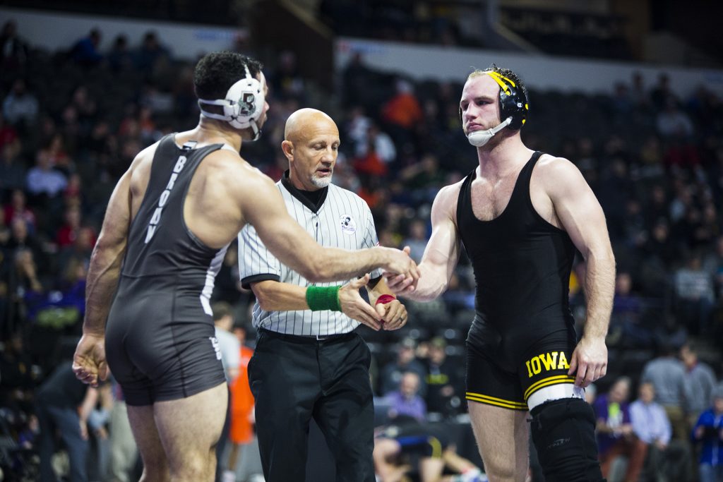 Iowa+165-pound+Alex+Marinelli+shakes+hands+after+a+match+during+the+second+session+of+the+55th+Annual+Midlands+Championships+in+the+Sears+Centre+in+Hoffman+Estates%2C+Illinois%2C+on+Friday%2C+Dec.+29%2C+2017.+%28Joseph+Cress%2FThe+Daily+Iowan%29