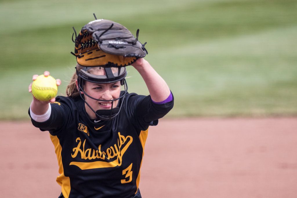 University+of+Iowa+softball+player+Allison+Doocy+winds+up+to+pitch+during+a+game+against+the+University+of+Minnesota+on+Friday%2C+Apr.+13%2C+2018.+The+Gophers+defeated+the+Hawkeyes+6-2.+%28David+Harmantas%2FThe+Daily+Iowan%29