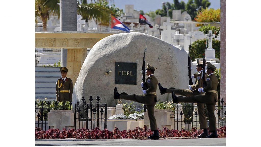 The+tomb+of+Fidel+Castro+at+the+Cemeterio+Santa+Ifigenia+in+Santiago+de+Cuba+on+December+4%2C+2016.+%28Al+Diaz%2FMiami+Herald%2FTNS%29