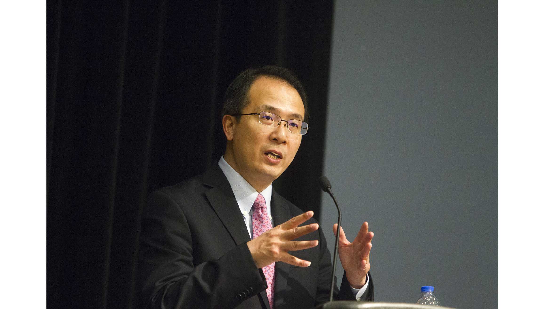 Consul General Hong Lei was giving his lecture about new developments in China and Sino-U.S. Relations in IMU Ballrooms on Wednesday, May 2nd, 2018. (Gaoyuan Pan/ The Daily Iowan)