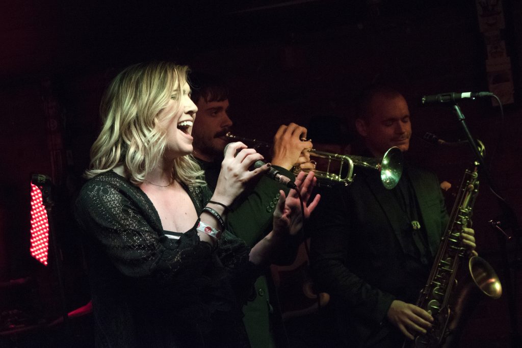 Stefanie Berecz sings onstage. The Right Now is heading the Yacht Club on Saturday, May 5, 2018. (Yue Zhang/The Daily Iowan)