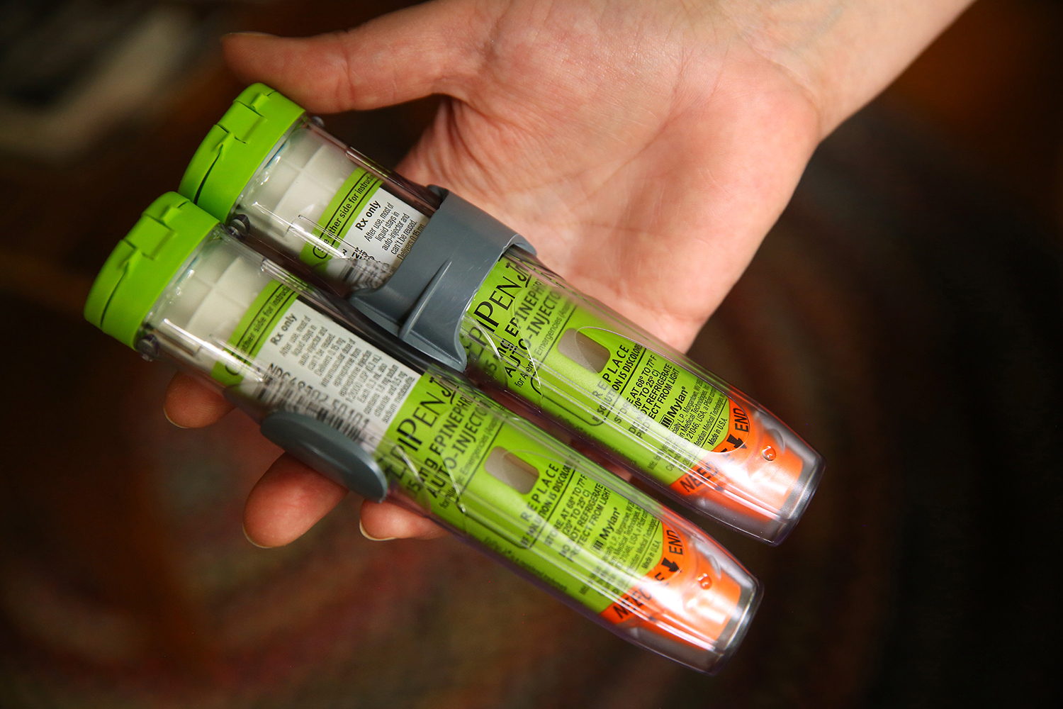 local-pharmacies-scramble-in-light-of-the-epipen-shortage-the-daily-iowan