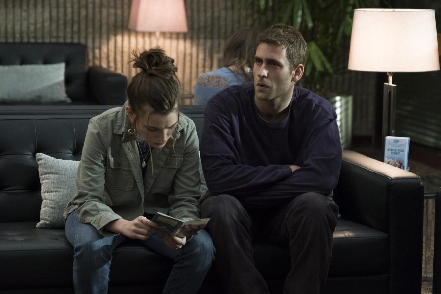 Victoria Pedretti and Oliver Jackson-Cohen in the Netflix series, The Haunting of Hill House. (Steve Dietl/Netflix)