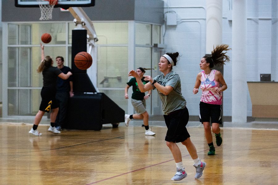 Members of the Iowa Womens Club Basketball team practice at the field house on Oct. 29, 2018. The club, in its first year is preparing for a tournament in December. 