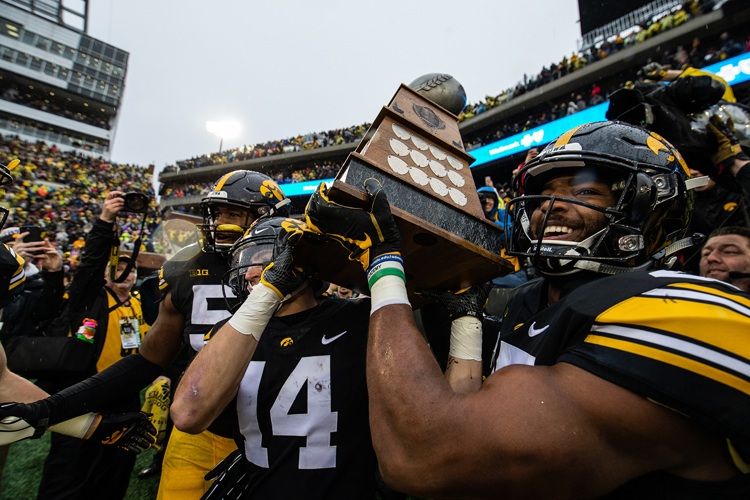 With Epenesa gone, Iowa defensive line prepared to step up - The Daily Iowan