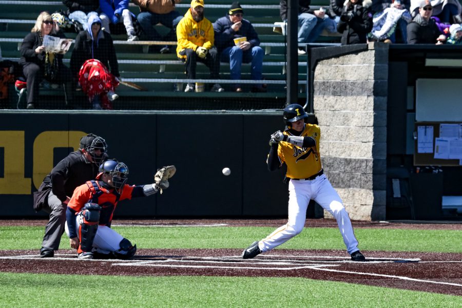 Iowas Zeb Adreon takes a strike during a baseball game against the University of Illinois on Sunday, Mar. 31, 2019. The Hawkeyes defeated the Illini, 3-1. 