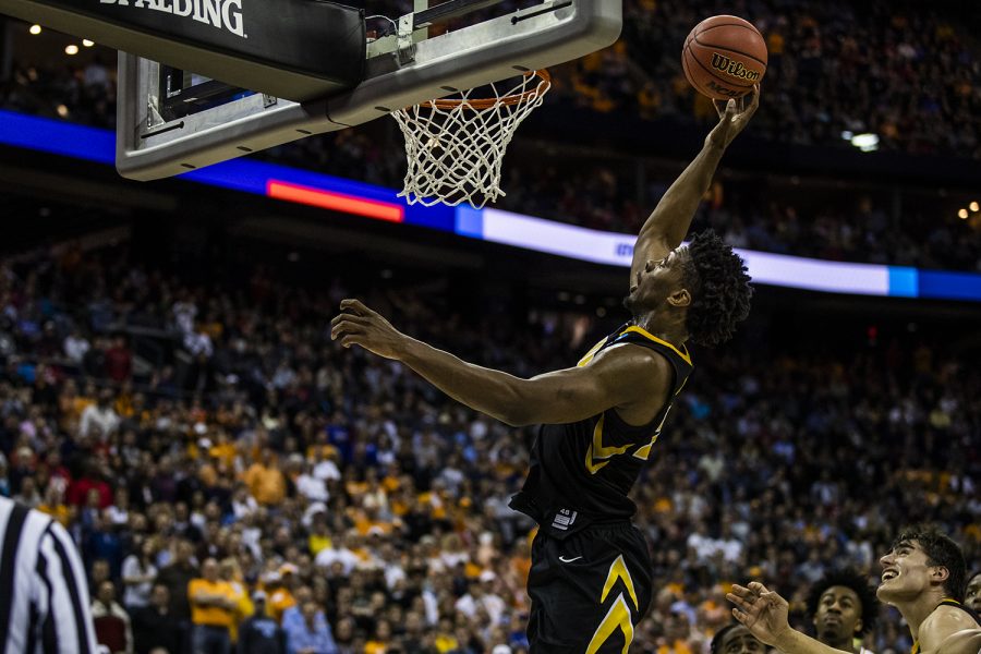 Iowa+forward+Tyler+Cook+dunks+the+ball+during+the+NCAA+game+against+Tennessee+at+Nationwide+Arena+on+Sunday%2C+March+24%2C+2019.+The+Volunteers+defeated+the+Hawkeyes+83-77.+