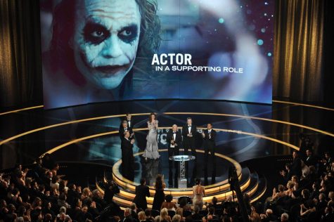 Heath Ledgers father Kim Ledger accepts the Oscar for best supporting actor on behalf of Heath Ledger who won for his work in The Dark Knight during the 81st Academy Awards in Hollywood, California, Sunday, February 22, 2009. (Michael Goulding/Orange County Register/MCT)