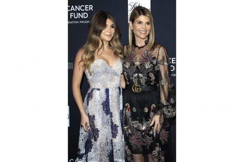 Lori Loughlin, right, with daughter Olivia Jade Giannulli at the "Women's Cancer Research Fund's Unforgettable Evening" charity gala on Feb. 27, 2018 at the Beverly Wilshire Four Seasons Hotel in Beverly Hills, Calif. (Dave Bedrosian/Future-Image/Zuma Press/TNS)