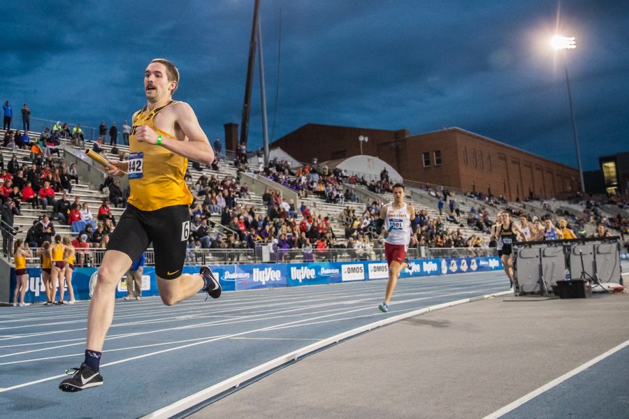 Iowa's Nolan Teubel runs in the men's 4x800m race at the 2019 Drake Relays in Des Moines, IA, on Friday, April 26, 2019. Iowa earned second in the event with a time of 7:22.50.