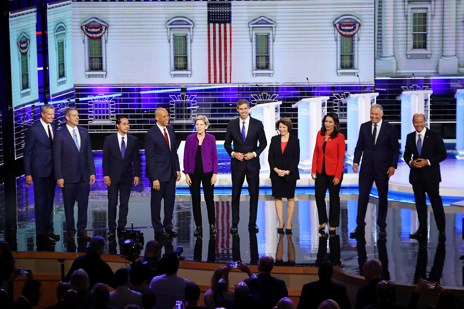 Opinion: Democrats' party infighting is unhelpful to the primary ...