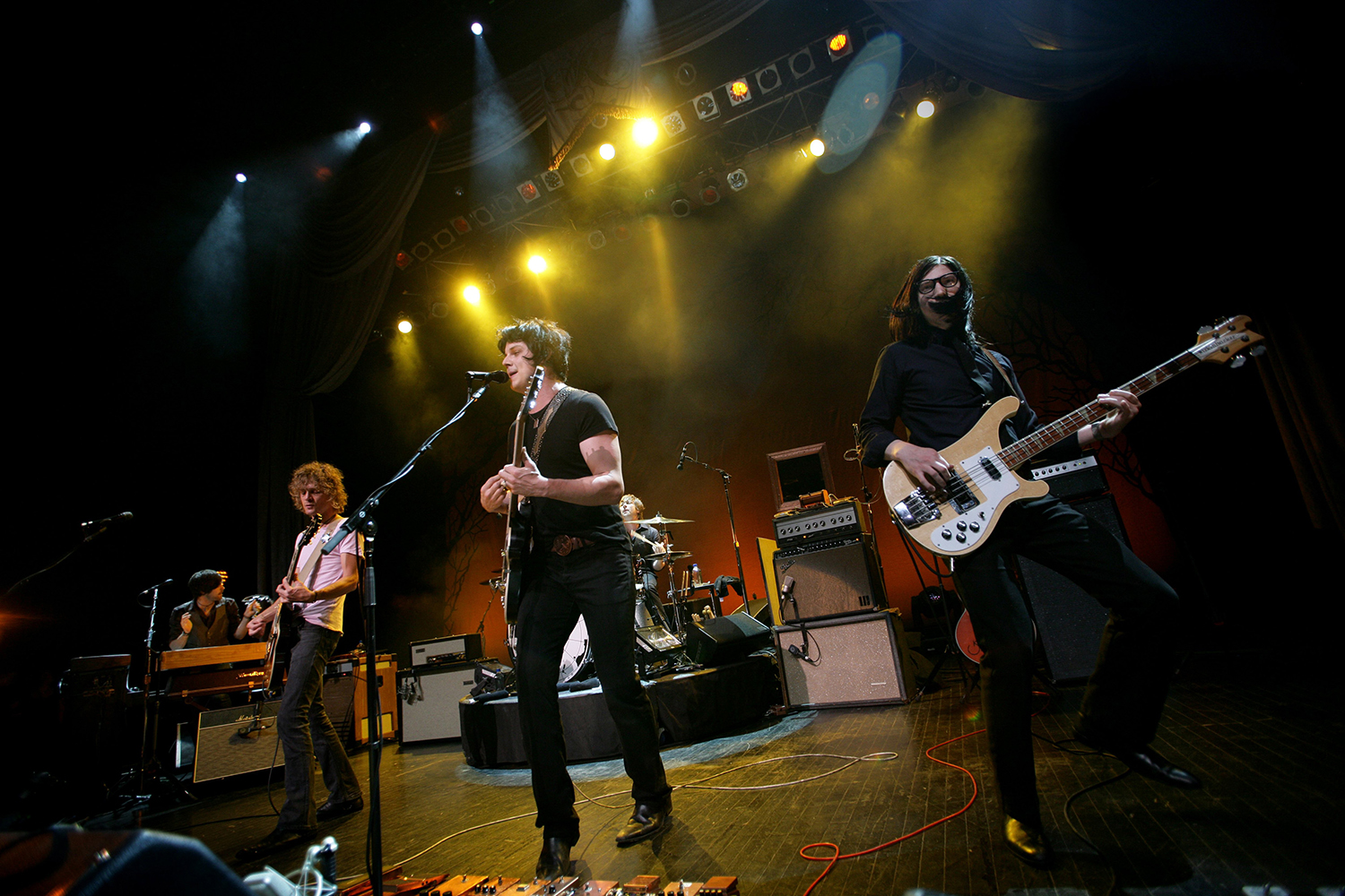 Review The Raconteurs Help Us Stranger The Daily Iowan