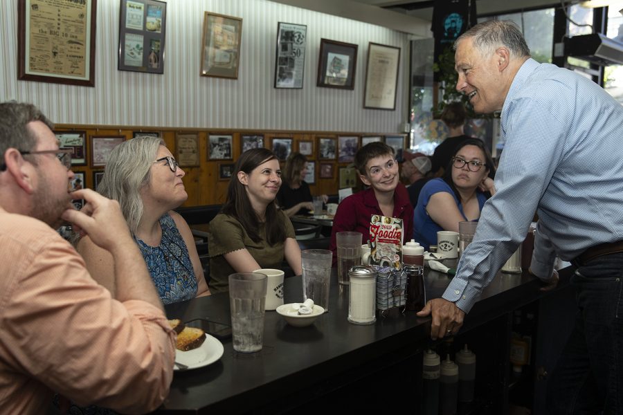 Governor+of+Washington+Jay+Inslee+speaks+with+professors+during+his+meeting+with+several+non-tenured+faculty+members+at+the+Hamburg+Inn+in+Iowa+City+on+July+15%2C+2019.+Faculty+members+spoke+with+Inslee+about+some+of+the+concerns+they+have+regarding+pay+and+job+security.+%28Katie+Goodale%2FThe+Daily+Iowan%29