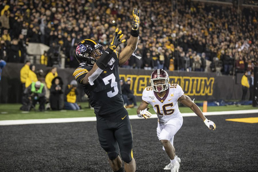 Iowa+wide+receiver+Tyrone+Tracy+Jr.+attempts+to+catch+a+ball+in+the+end+zone+during+a+football+game+between+Iowa+and+Minnesota+at+Kinnick+Stadium+on+Saturday%2C+November+16%2C+2019.+Tracy+made+6+cathes+for+a+total+of+77+yards.