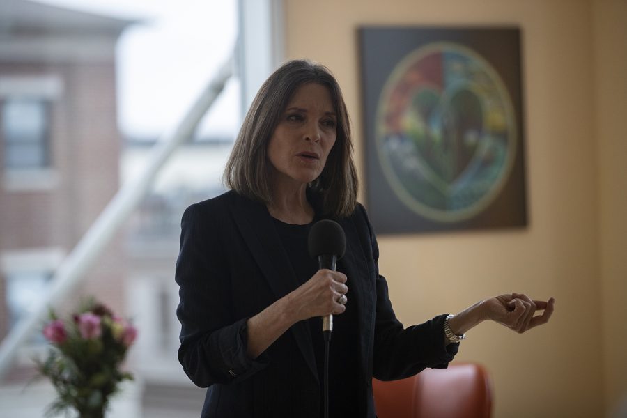 2020+Democratic+candidate+Marianne+Williamson+speaks+at+Heartland+Yoga+on+Sunday%2C+Dec.+1%2C+2019.+Williamson+spoke+about+the+perception+that+she+was+out+of+her+depth+among+other+candidates%2C+joking+that+she+had+seen+others+on+the+debate+stage%2C+and+%E2%80%9Cthere+wasn%E2%80%99t+a+lot+of+depth%E2%80%9D+there.+