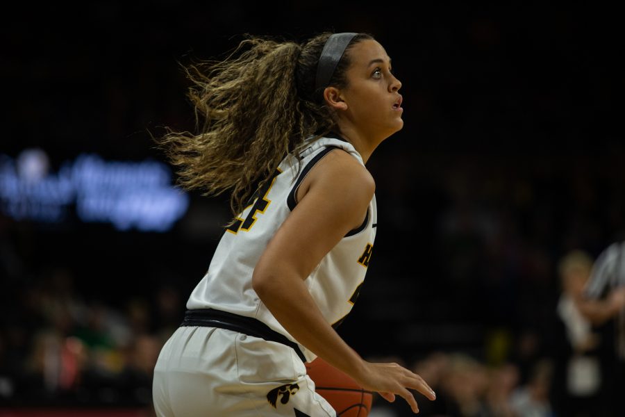 Iowas+Gabbie+Marshall+prepares+to+shoot+the+ball+during+a+game+against+Drake+University+on+Saturday%2C+Dec.+21%2C+2019.+The+Hawkeyes+defeated+the+Bulldogs%2C+79-67.